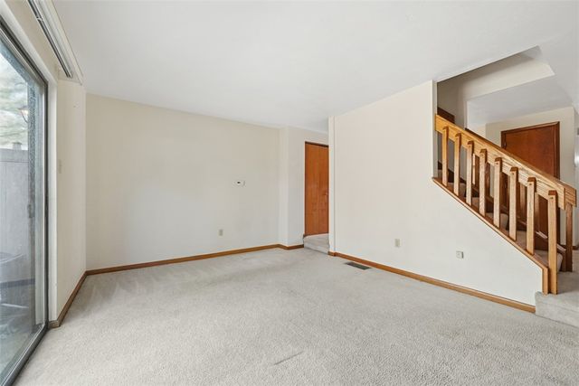 105 Laurel Ct, Ross Twp, PA 15202