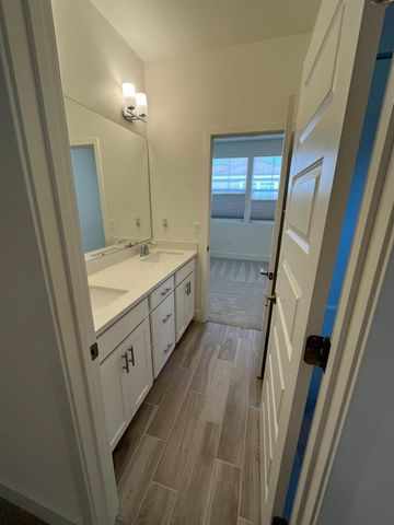 10502 Oboe Way, Elk Grove, CA 95757