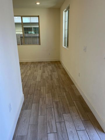 10502 Oboe Way, Elk Grove, CA 95757