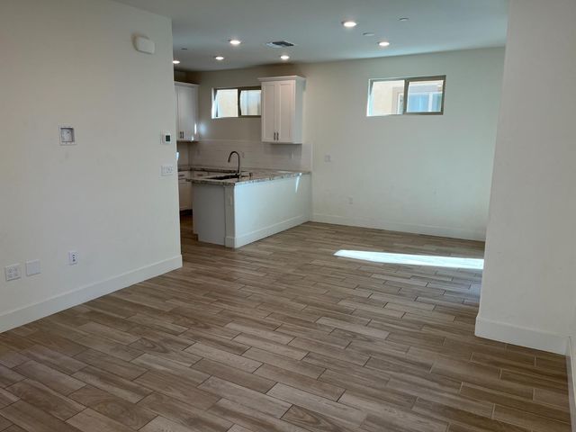 10502 Oboe Way, Elk Grove, CA 95757