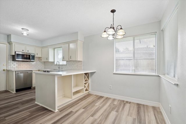 6902 Burgess Street, Houston, TX 77021