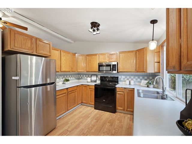 112 Sw 19TH Ave, Battle Ground, WA 98604