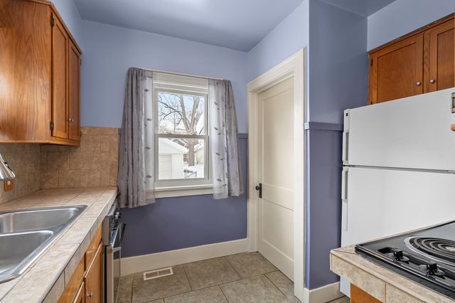 705 Dayton Avenue, Kalamazoo, MI 49048