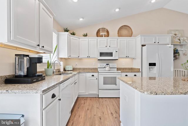 305 CEDAR LANE, Colonial Beach, VA 22443