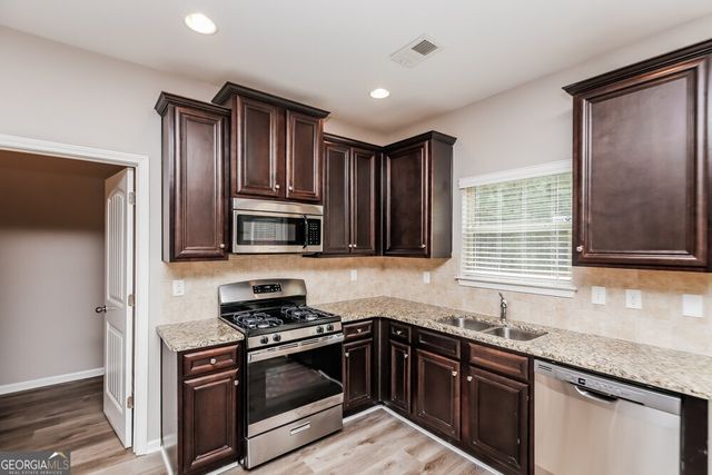 7622 Absinth Drive, Atlanta, GA 30349