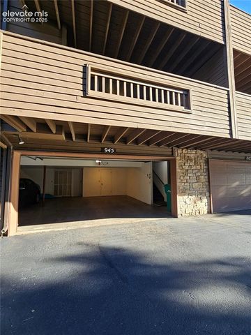 945 Moorings Drive, Colorado Springs, CO 80906