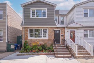 9210 104th Street, Richmond Hill, NY 11418