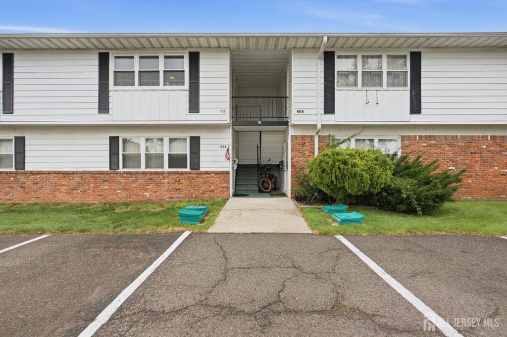 63 63-C Galewood Drive C, Old Bridge, NJ 07747