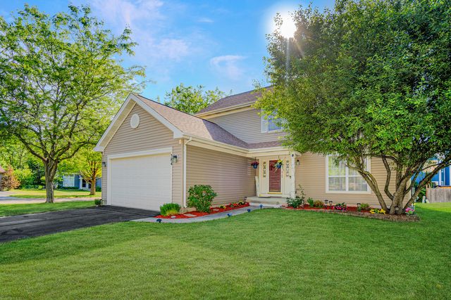 384 S Clearview Circle, Round Lake, IL 60073