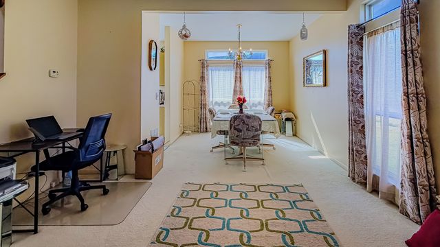 384 S Clearview Circle, Round Lake, IL 60073