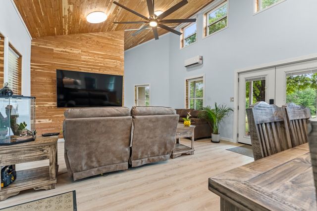 1129 Holly Road, Gilmer, TX 75644
