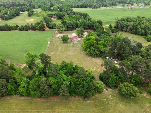 1129 Holly Road, Gilmer, TX 75644