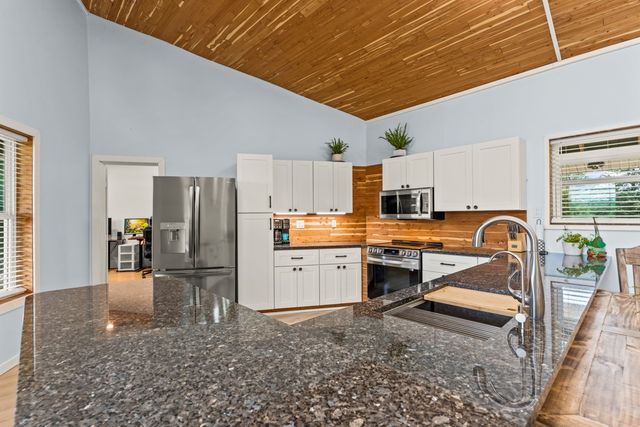 1129 Holly Road, Gilmer, TX 75644