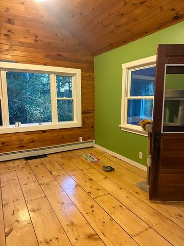 137 Deer Bay Rd, Ashby, MA 01431