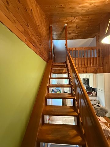 137 Deer Bay Rd, Ashby, MA 01431