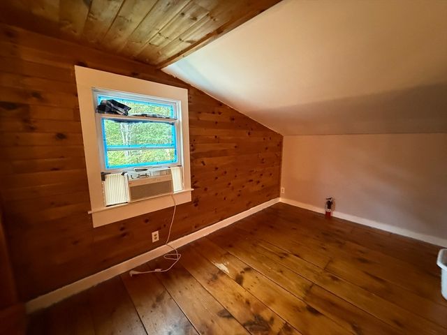 137 Deer Bay Rd, Ashby, MA 01431