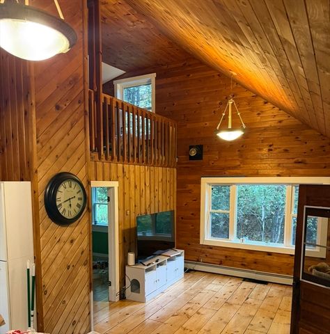 137 Deer Bay Rd, Ashby, MA 01431