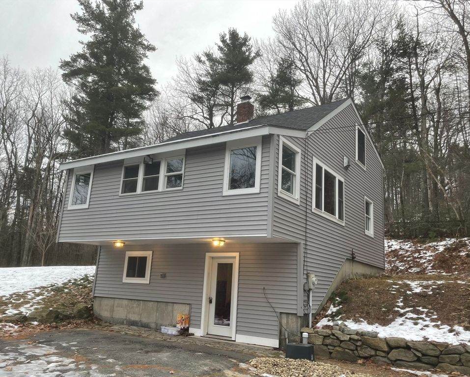 137 Deer Bay Rd, Ashby, MA 01431