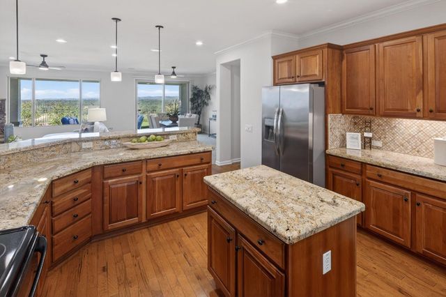 2260 Hidden Hills Ln, Lincoln, CA 95648