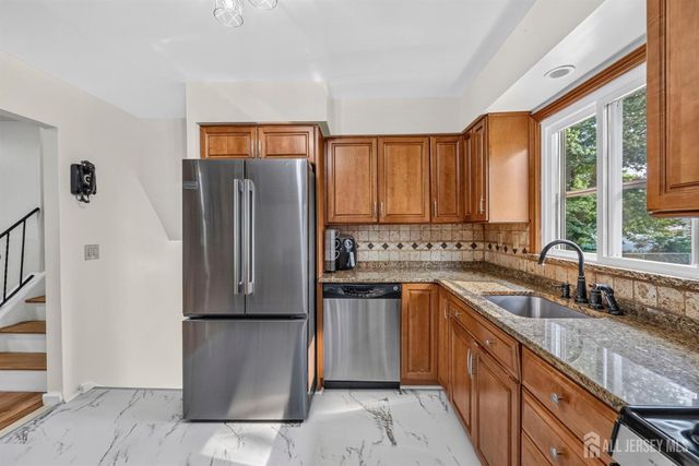 66 Janice Drive, Spotswood, NJ 08884