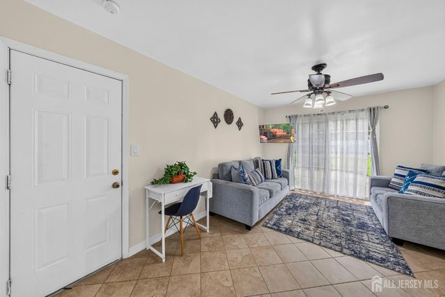 66 Janice Drive, Spotswood, NJ 08884