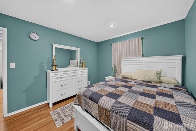 66 Janice Drive, Spotswood, NJ 08884