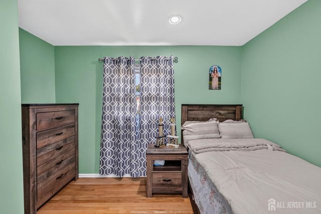 66 Janice Drive, Spotswood, NJ 08884