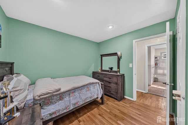 66 Janice Drive, Spotswood, NJ 08884