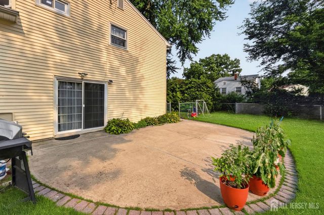 66 Janice Drive, Spotswood, NJ 08884