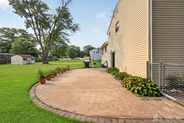 66 Janice Drive, Spotswood, NJ 08884