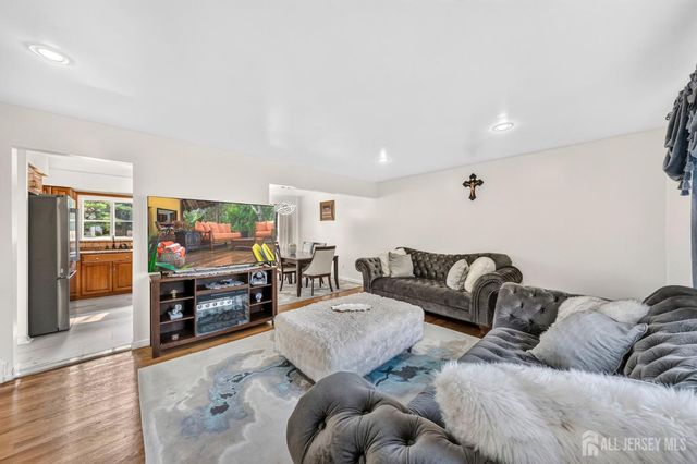 66 Janice Drive, Spotswood, NJ 08884