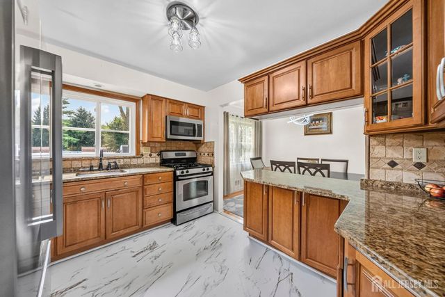 66 Janice Drive, Spotswood, NJ 08884