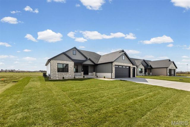 213 George Bush Boulevard, Troy, IL 62294