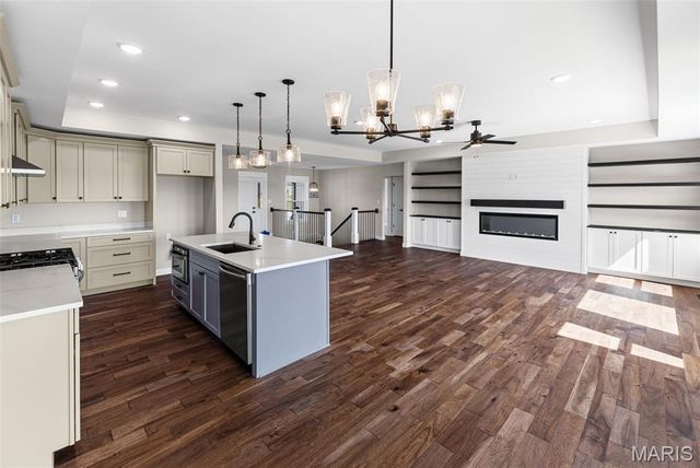 213 George Bush Boulevard, Troy, IL 62294