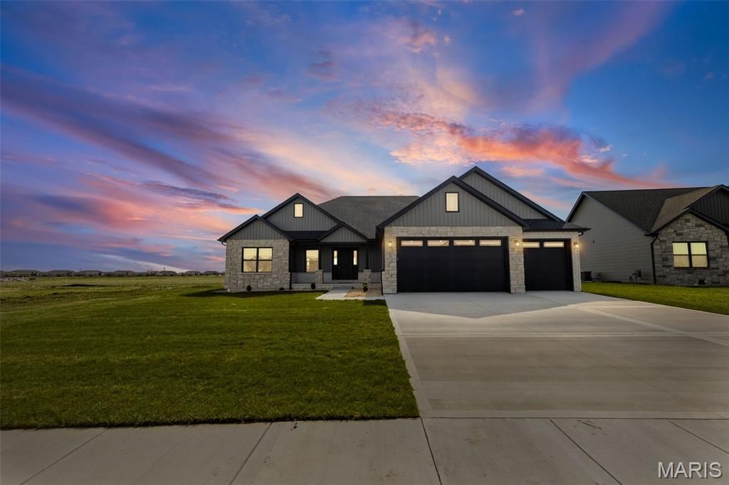 213 George Bush Boulevard, Troy, IL 62294