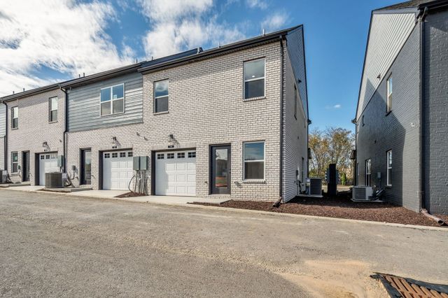 352 Twig PVT Court, Hendersonville, TN 37075