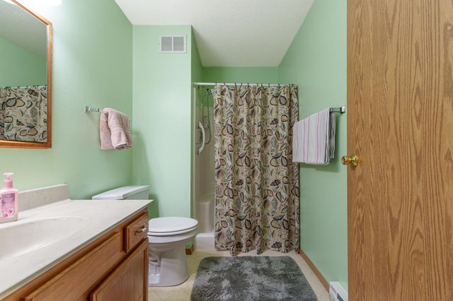 804 51st Street S, Fargo, ND 58103