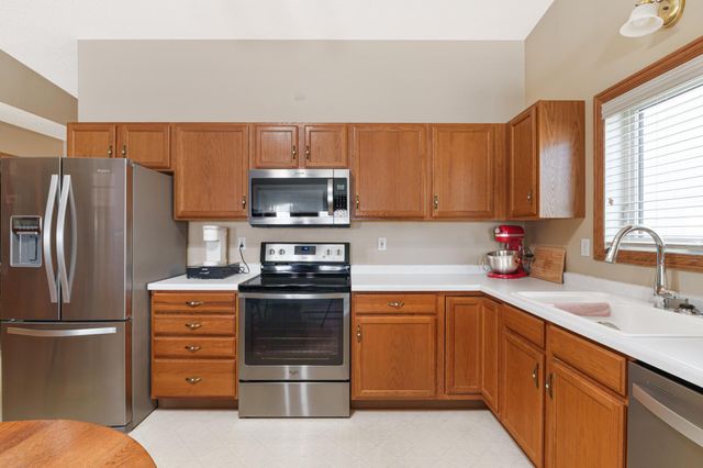 804 51st Street S, Fargo, ND 58103