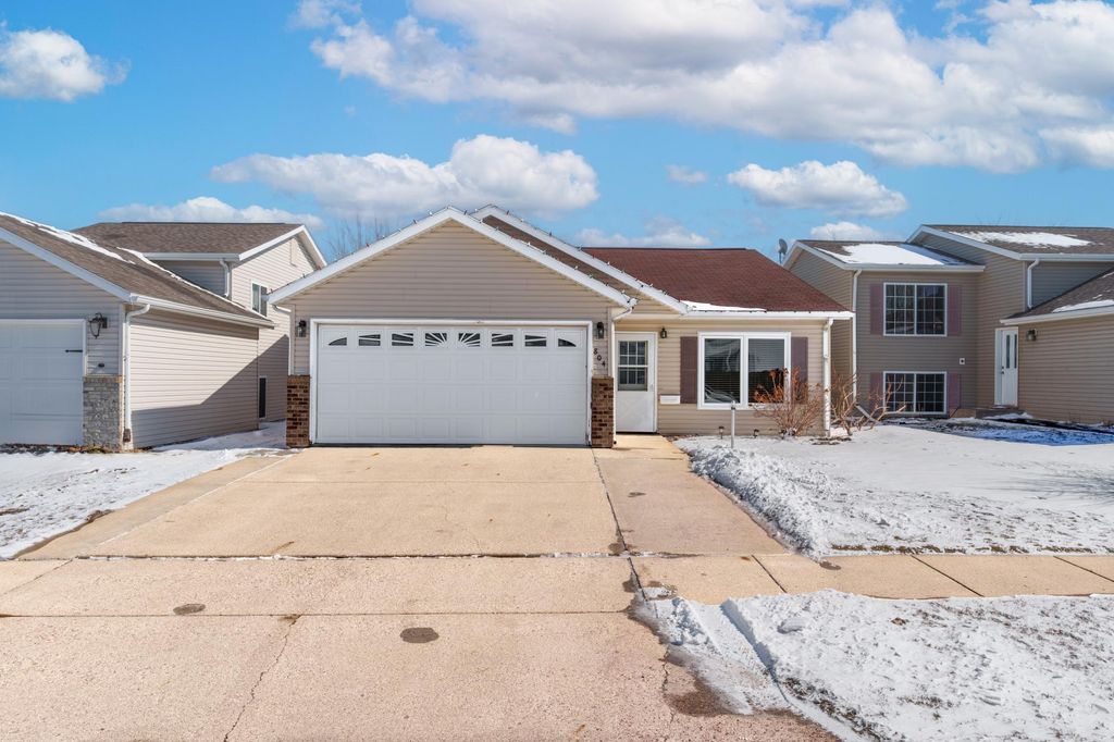 804 51st Street S, Fargo, ND 58103