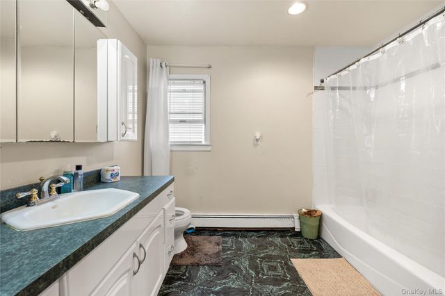 947 N Park Avenue, Massapequa, NY 11758