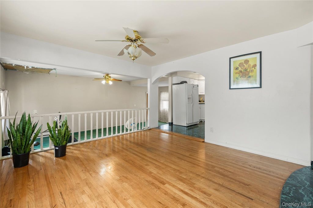 947 N Park Avenue, Massapequa, NY 11758 — photo 3