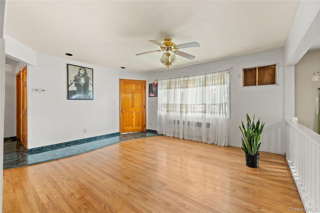 947 N Park Avenue, Massapequa, NY 11758 — photo 4