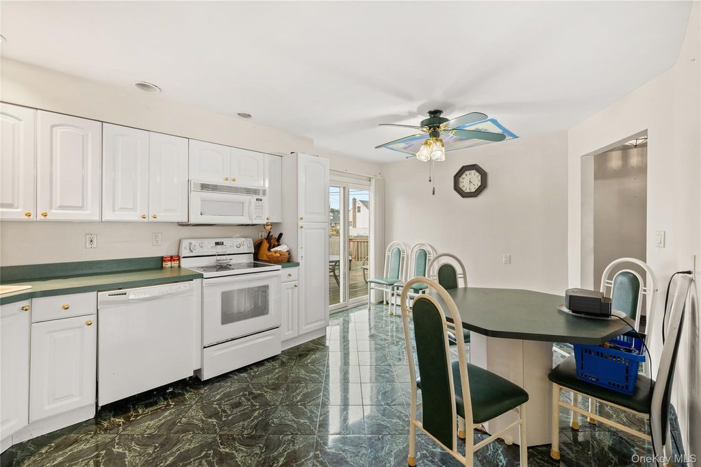 947 N Park Avenue, Massapequa, NY 11758 — photo 5