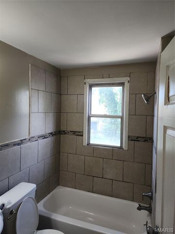 8972 Edna Street, St Louis, MO 63147