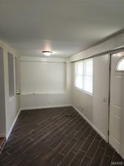 8972 Edna Street, St Louis, MO 63147
