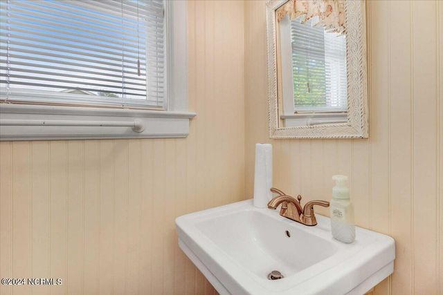 1803 Sedgefield Drive, Kinston, NC 28504