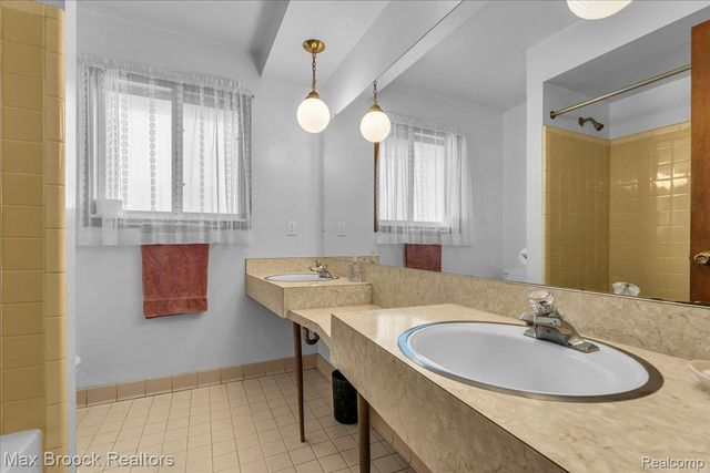 35656 Saxony Drive, Sterling Heights, MI 48310