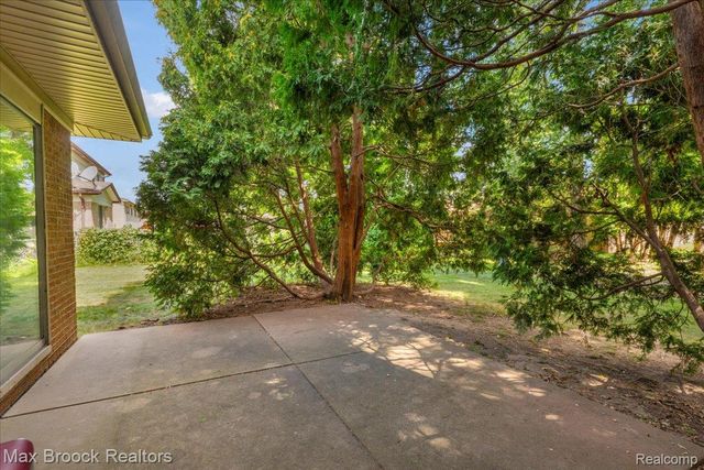 35656 Saxony Drive, Sterling Heights, MI 48310