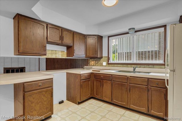 35656 Saxony Drive, Sterling Heights, MI 48310