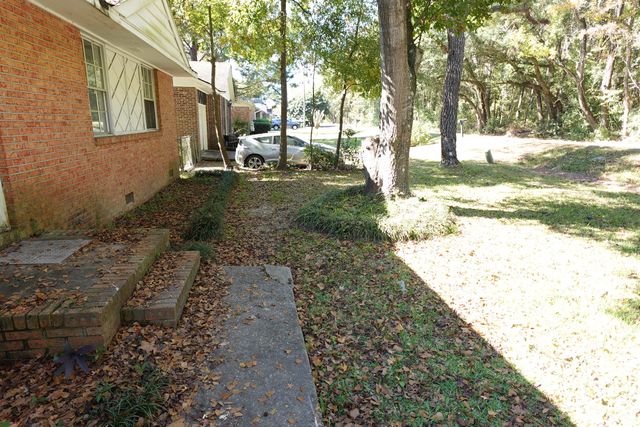 217 Tupperway Drive, Summerville, SC 29483